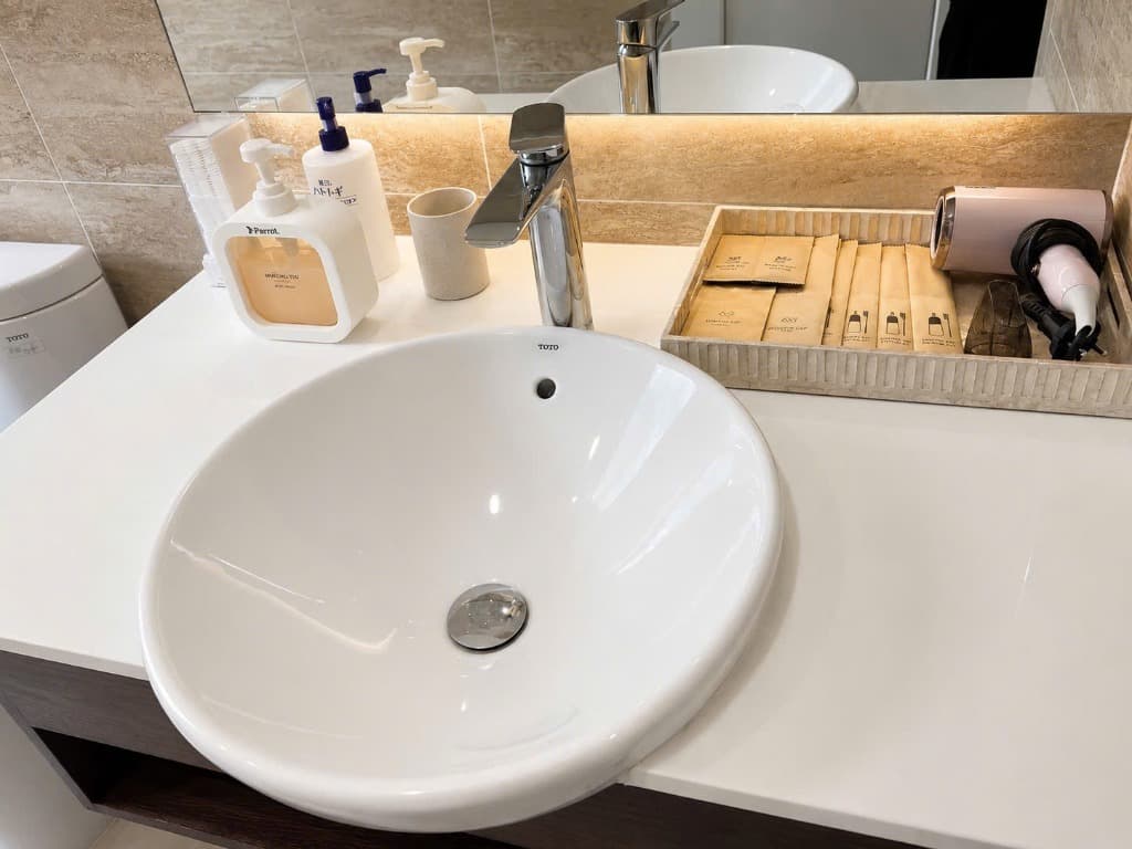 Bồn rửa mặt và tiện nghi vệ sinh